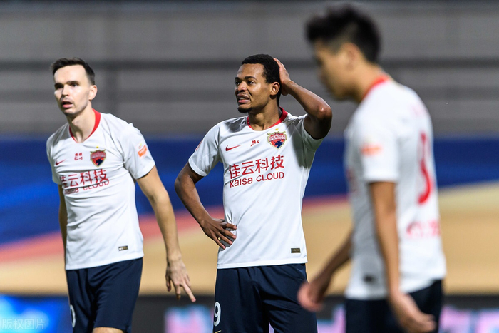 关于关键时刻突围战来临,广州队围绕法甲状态回暖,管理层满意,心理建设被强调的信息 关于关键时刻突围战来临,广州队围绕法甲状态回暖,管理层满意,心理建设被强调的信息