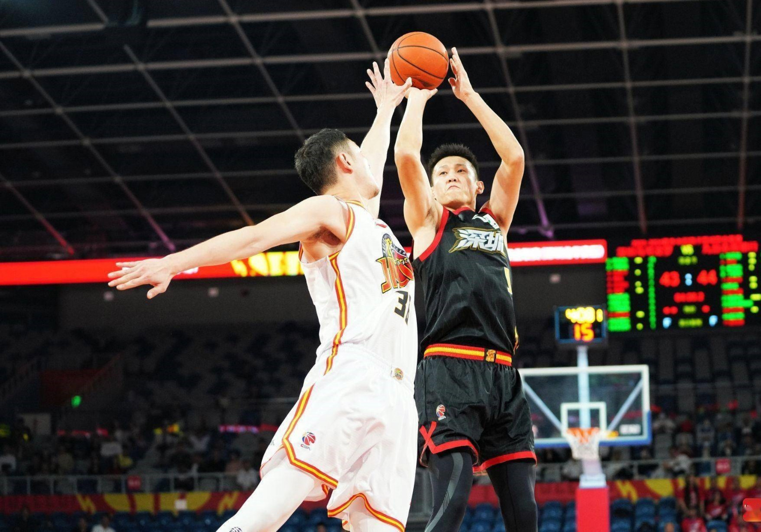 包含风云突变深圳男篮冲刺阶段扳平良机，NBA常规赛版图或变，震撼外界，团队化学反应显著的词条