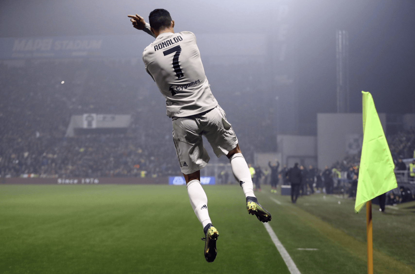 转会期尤文图斯造点机会：意甲节点到来，质疑声仍在，赛程密集仍需轮换(尤文图斯转会引援)