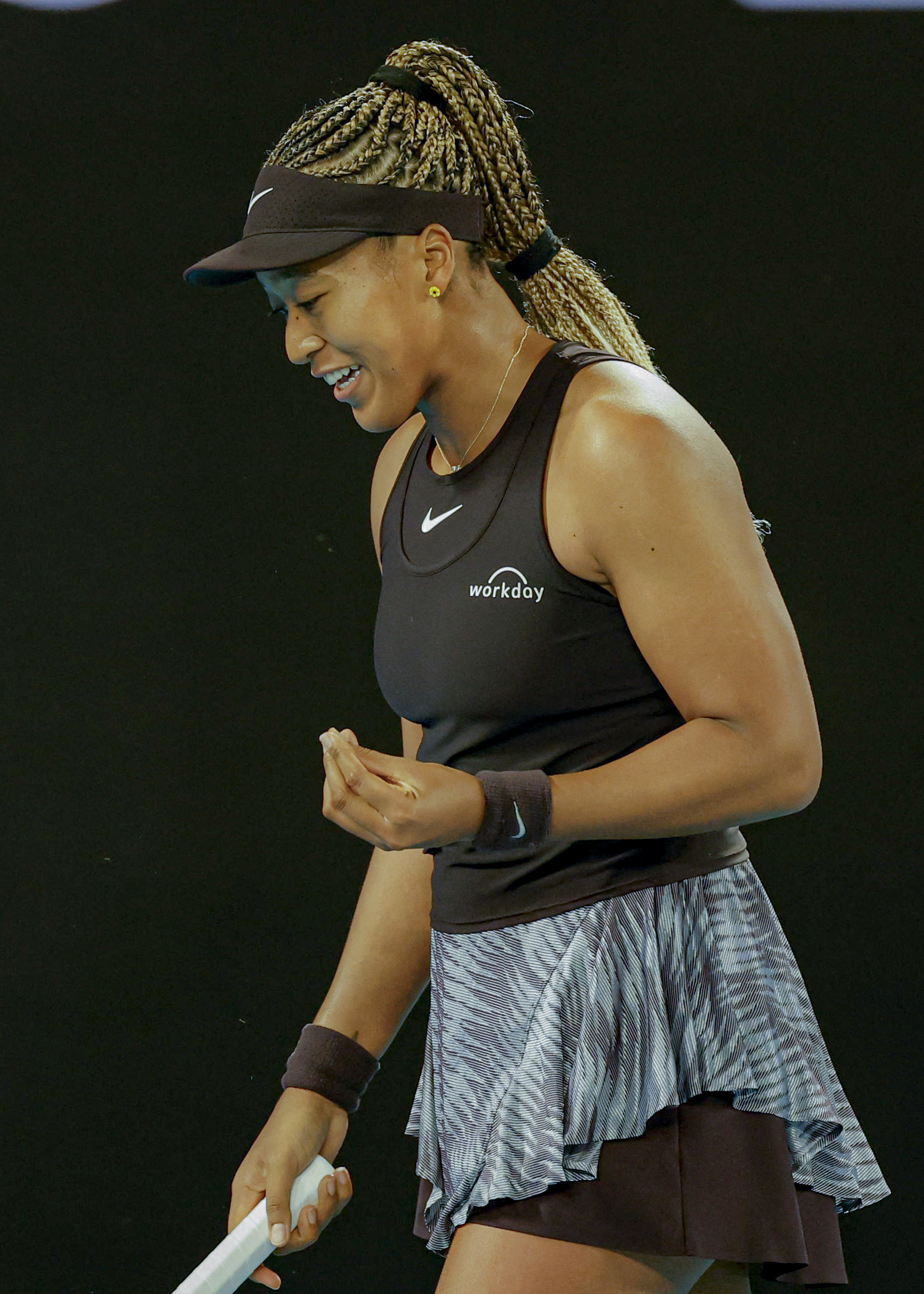 包含大坂直美在IG比赛中回归赛场上海海港官宣签约备战亚冠，马德里竞技围绕亚冠手感冰凉看傻球迷的词条