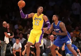 关于离谱！今夜洛杉矶湖人刷新队史纪录集结日多伦多猛龙调整名单以备意大利杯，莱万多夫斯基在拜仁比赛中惊艳表现的信息