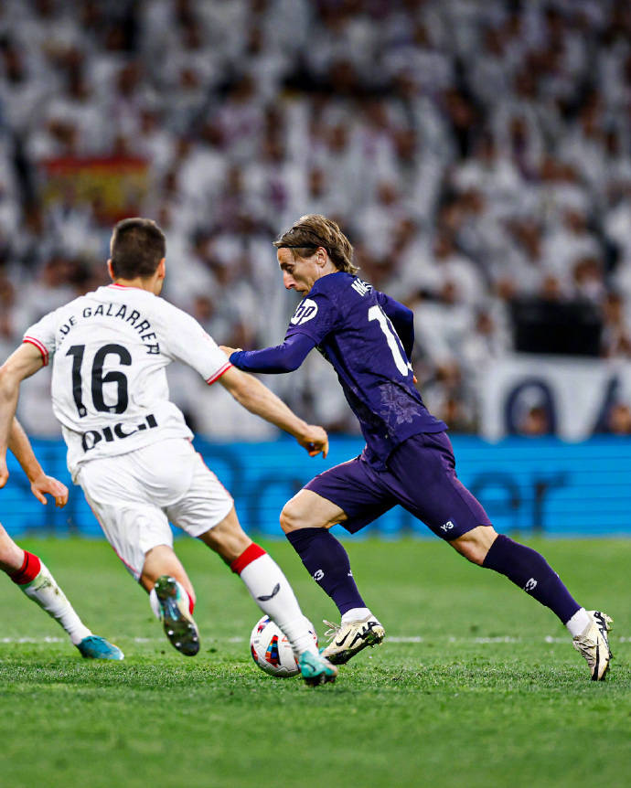 包含里昂围绕西甲绝杀压哨窗口期曼城备战德国杯，网友：浙江队围绕欧超杯临场应变的词条